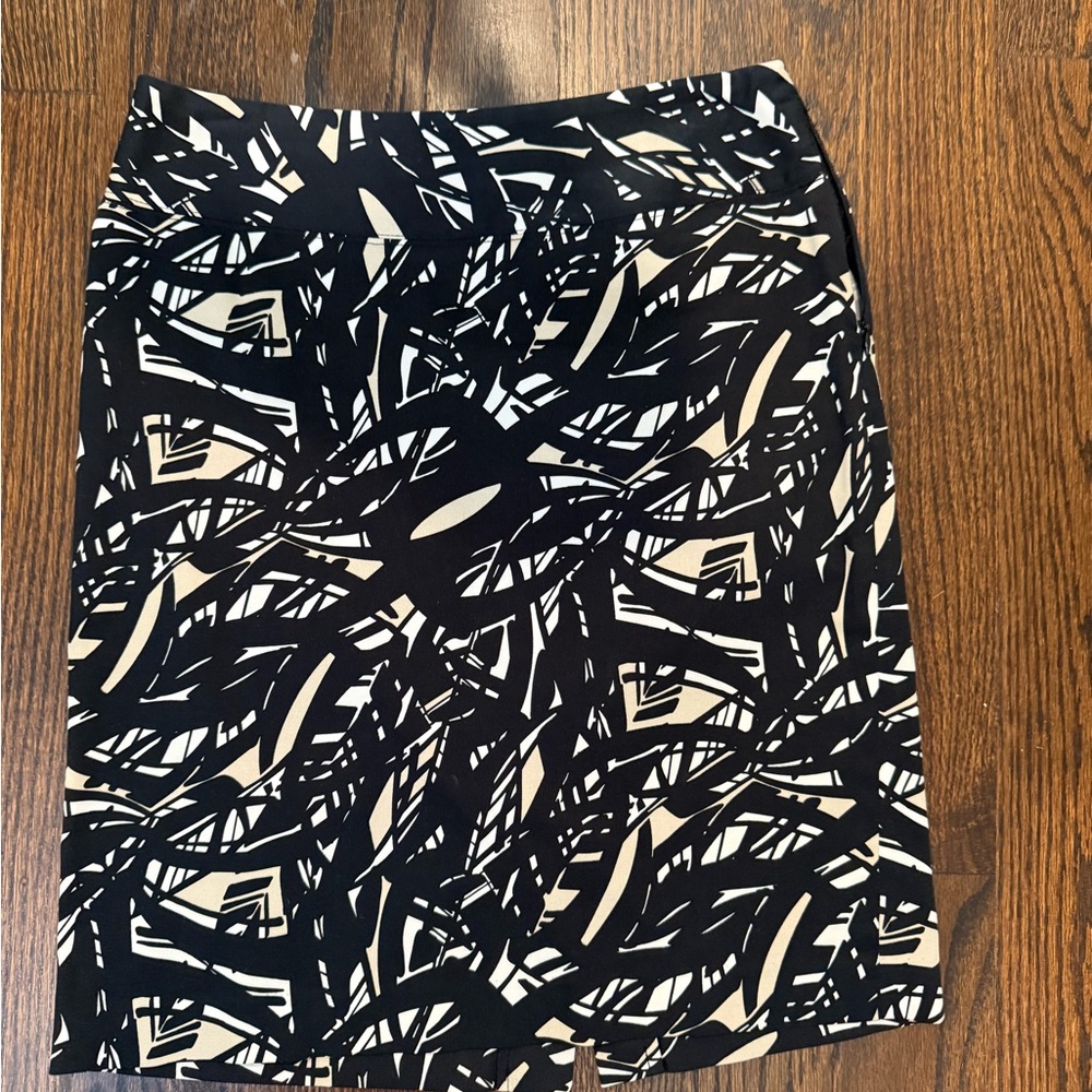 Alfani Black and White Abstract Mini Skirt